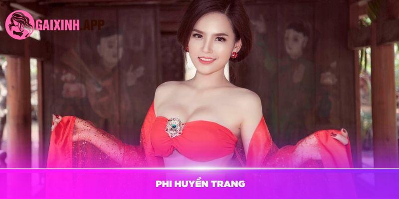 Phi Huyền Trang - "Thánh nữ Mì Gõ" quyến rũ